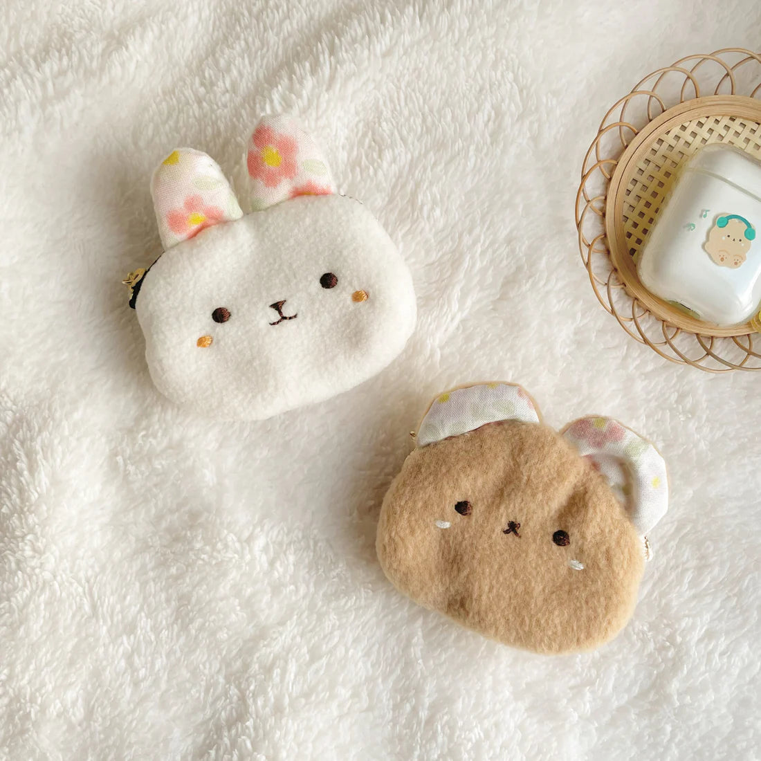 ハンドメイド作家rarikumaコラボ「パムとタルトのふわふわ花柄ポーチ」新発売！